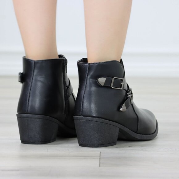 Black Faux Leather Ankle Boots Buckle Straps Side Zipper Low Chunky Heel - Picture 11 of 11